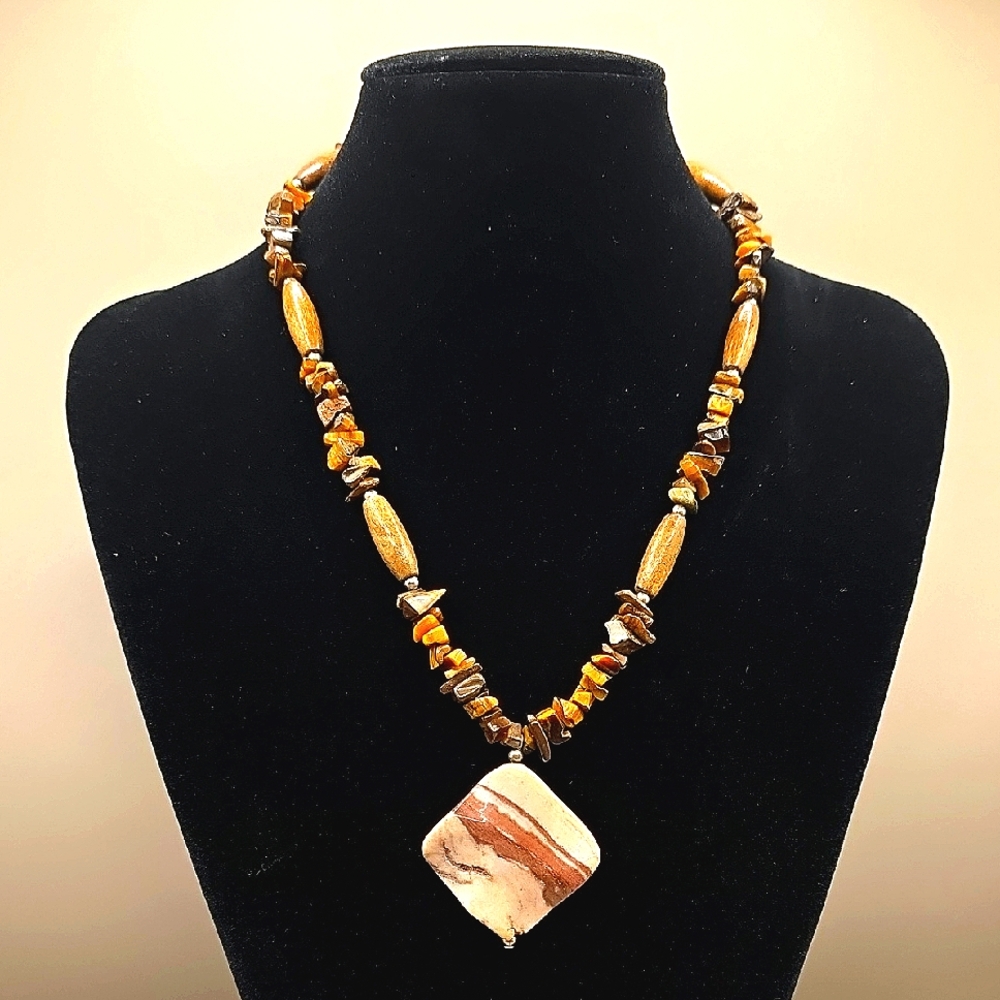 Elegant Gemstone Beaded Pendant Necklace